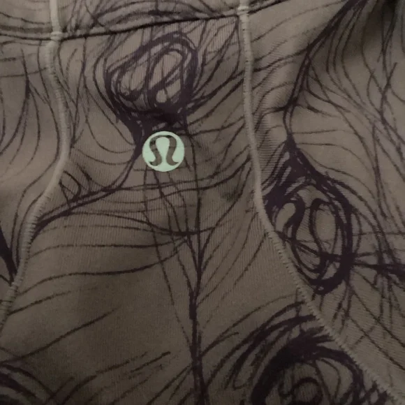 Lululemon Jacket - Picture 3 of 4